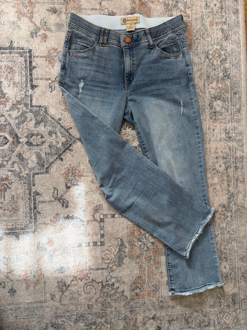 Democracy Washed Blue Ankle Crop Jeans